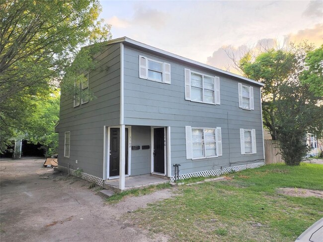 Building Photo - 1108 2nd St N Rental