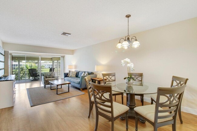 Photo - 2730 SW 13th St Unit 203