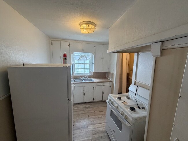 Photo - Beautiful 2 Bedroom home in Queensborough