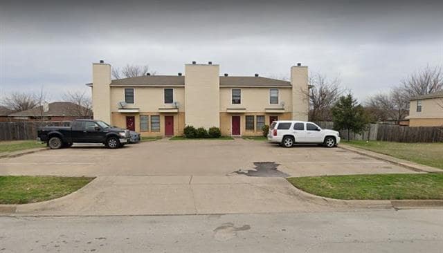 Photo - 400 Cambridge Dr Townhome