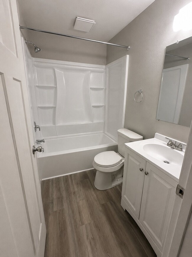 4910 Lewis Ave Unit 6