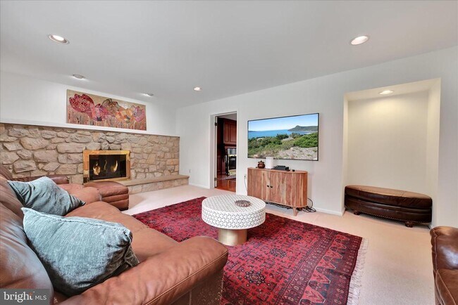 Photo - 1118 Jarvis Ln