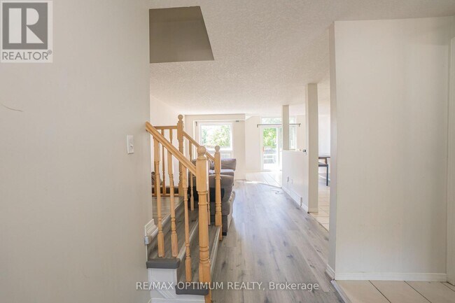 Photo - 139 Activa Ave