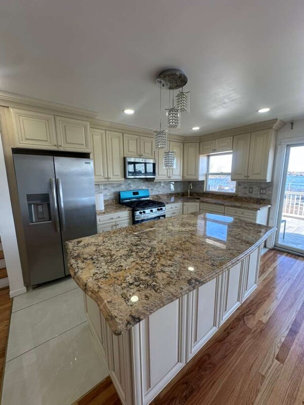 Photo - 109-19 Ditmars Blvd