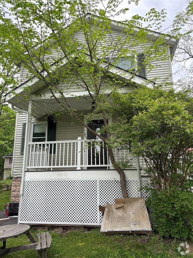 Building Photo - 1716 E Main St Rental