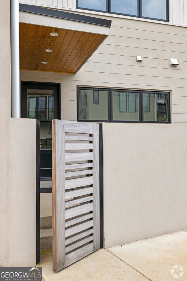 Building Photo - 1190 Mado Lp Rental