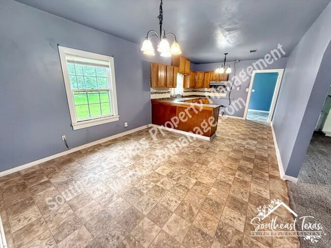 Photo - 3255 Charles St