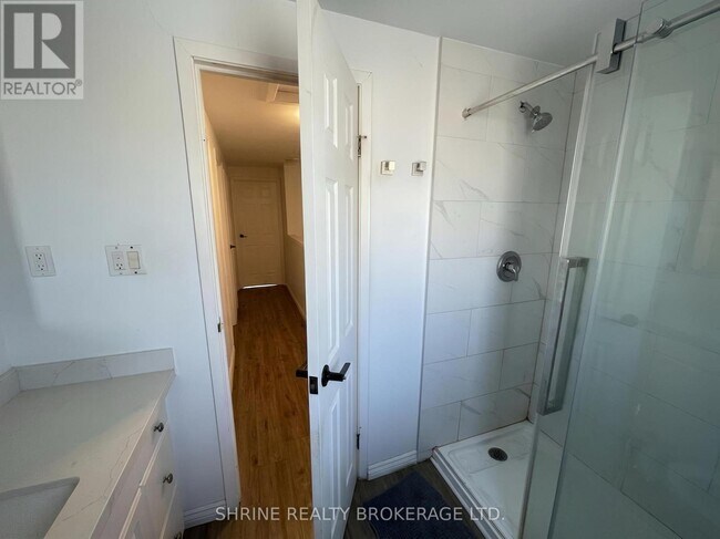 Photo - 626 Wharncliffe Rd S