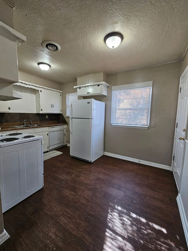 Photo - (3) Bed/(1) Bath in Core Norman! Pet Negotiable!