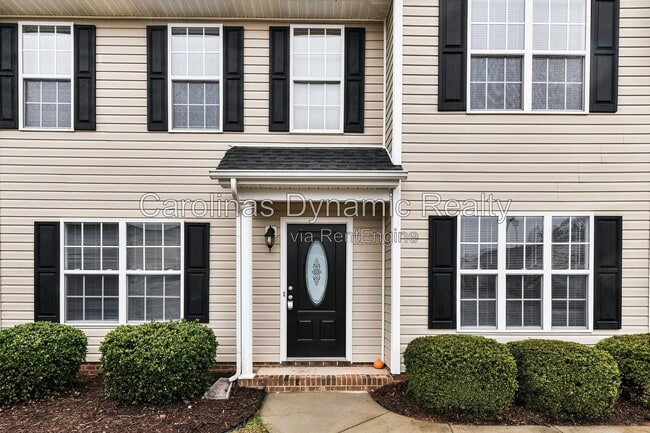 Photo - 1002 Hannah Pl