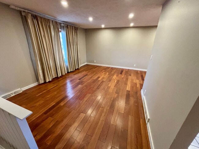 Photo - 13815 West Cir