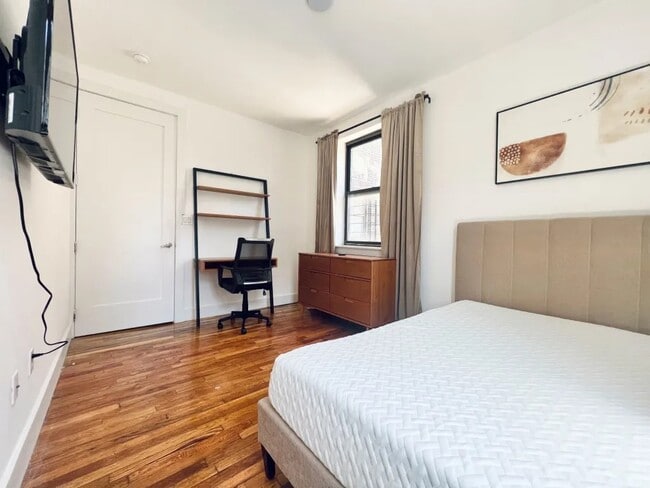Furnished room/NOT APARTMENT