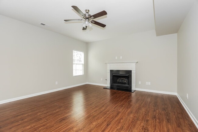Photo - 1031 Daniel Ln