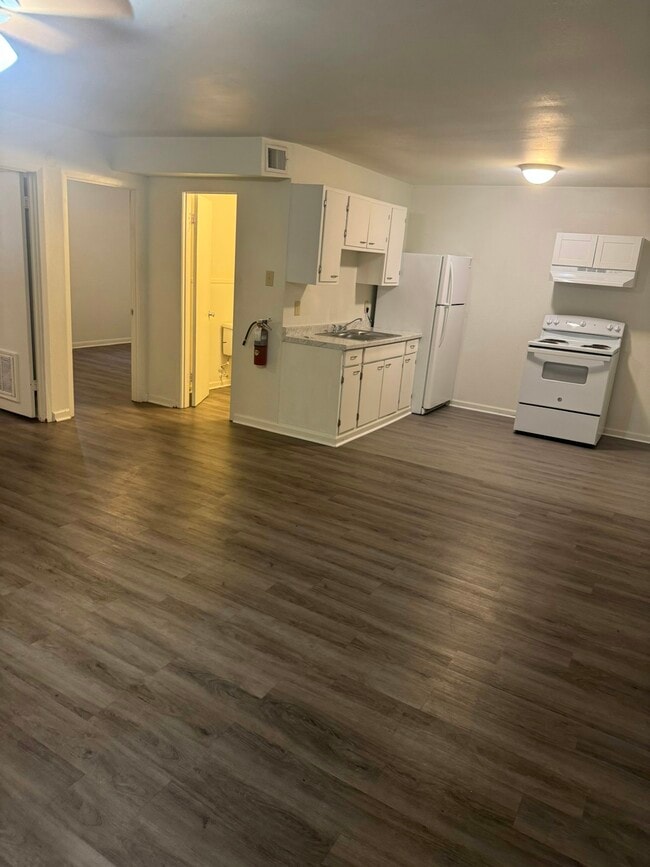 Building Photo - 1418 Lynn St Unit 10 Rental