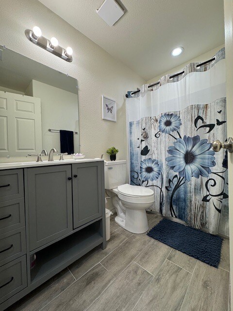 2 Bedroom Bathroom - Chance's Court Apartments