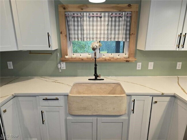 Photo - 202 Meek Ave