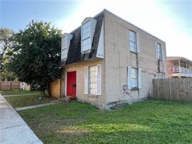 Building Photo - 3260-3266Kabel Unit 3262 Rental