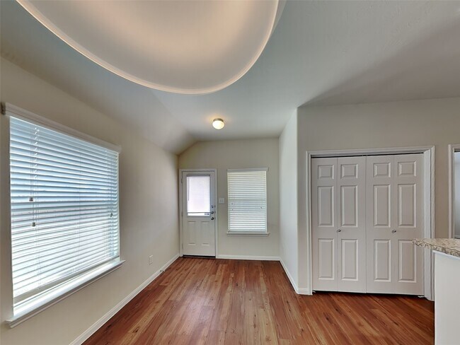 Photo - 5907 Stockholm Ct