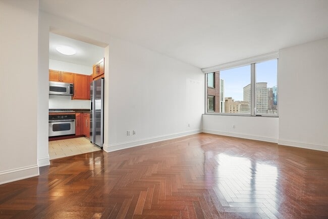 Building Photo - 1 Charles St Unit 1401