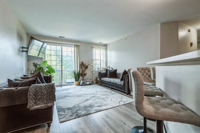 Photo - 250 Rosehall Dr