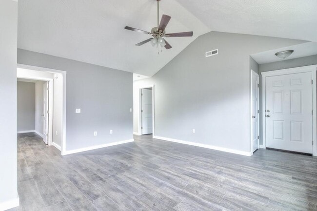 Photo - 2850 E Stanford St