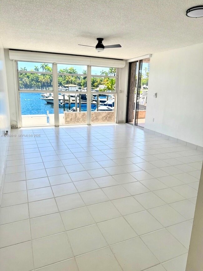 Photo - 1700 NW N River Dr Unit 106