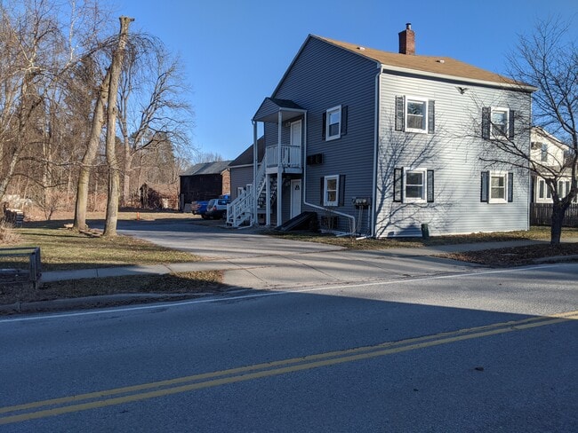 Photo - 13 W Market St Unidad 2