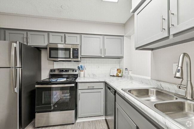 Building Photo - Pinewood Station Rental