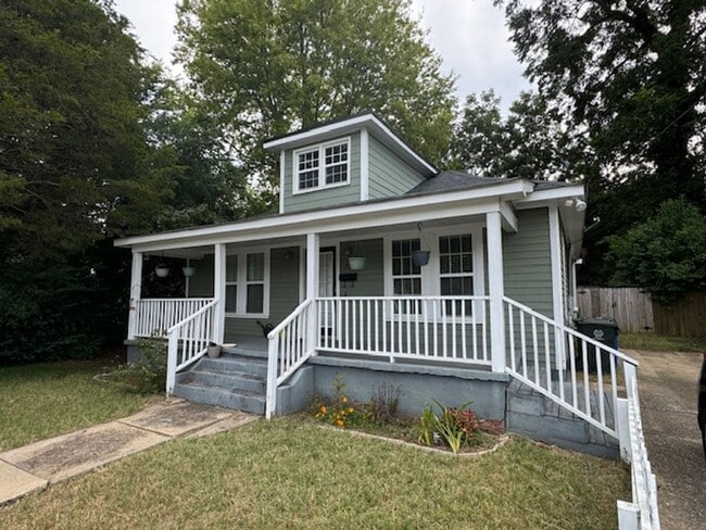 Building Photo - Charming 1925 Craftsman Bungalow in Downto...