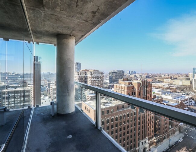 Photo - 737 N La Salle Dr Unit 2307
