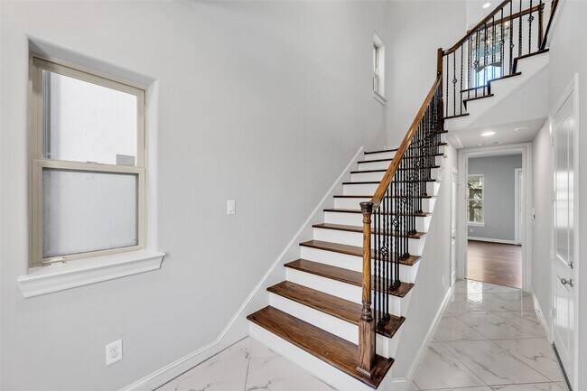 Photo - 2711 Arabelle Grove