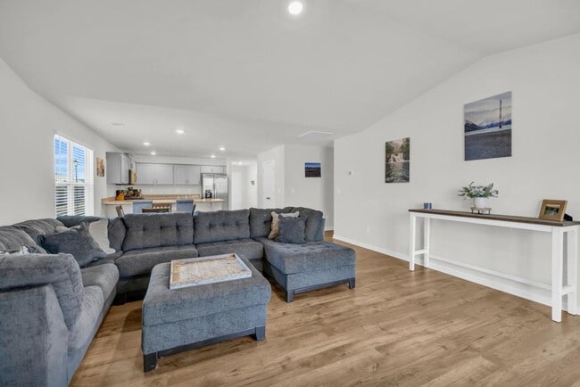 Photo - 116 Antler Crk Ln