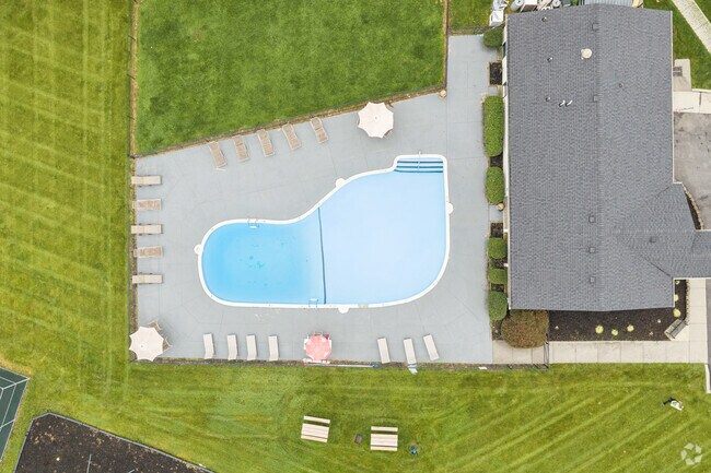 Stone Hedge Village Townhouses