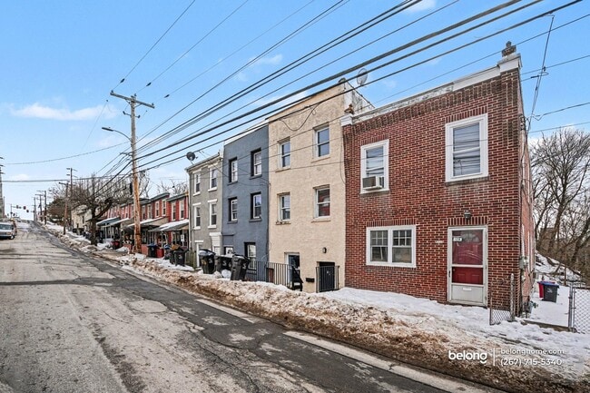 Photo - 126 W Elm St