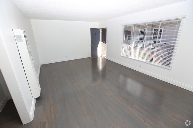 Building Photo - 819 Glenway Dr Unit 1 Rental