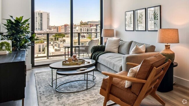 Building Photo - Griffis West Palm Rental