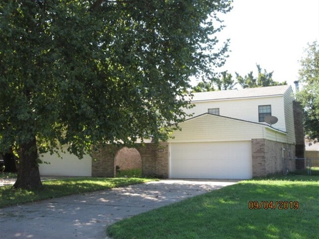 Building Photo - 7934 NW 40th St Unit 7934