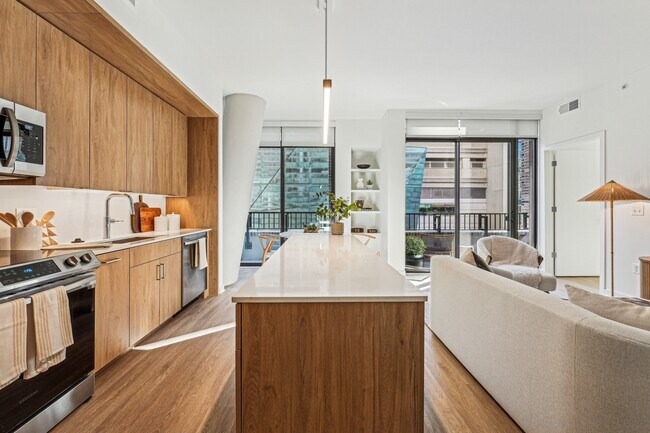 4909 Auburn