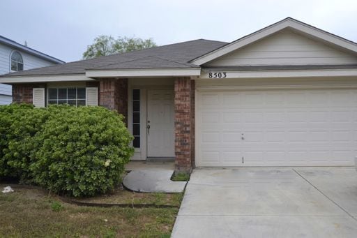 Building Photo - North West San Antonio 3/2