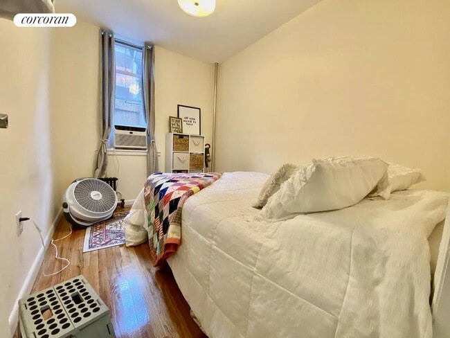 Photo - 448 W 55th St