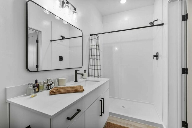 Photo - 3131 Fleur Dr Unit 3131