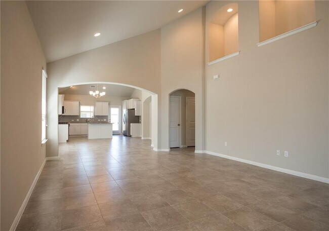 Photo - 641 Schefer St