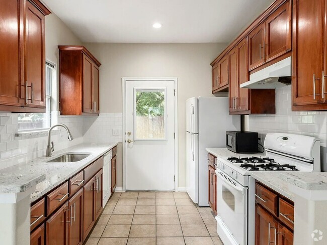 Building Photo - 1112 Juniper St Rental