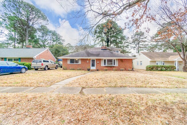 Photo - 209 W Bayview Blvd House