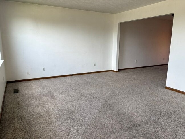 Photo - 801e Huggins Rd Unit Apt E