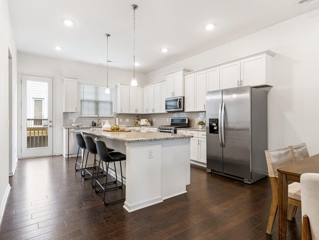 Photo - 9533 Ainslie Downs St
