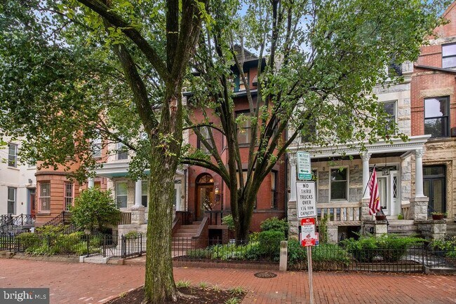 Photo - 1120 East Capitol St NE