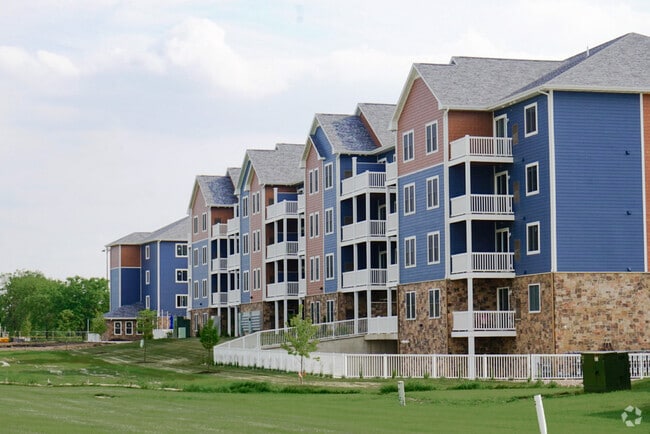 Building Photo - Falcon Ridge Apartments