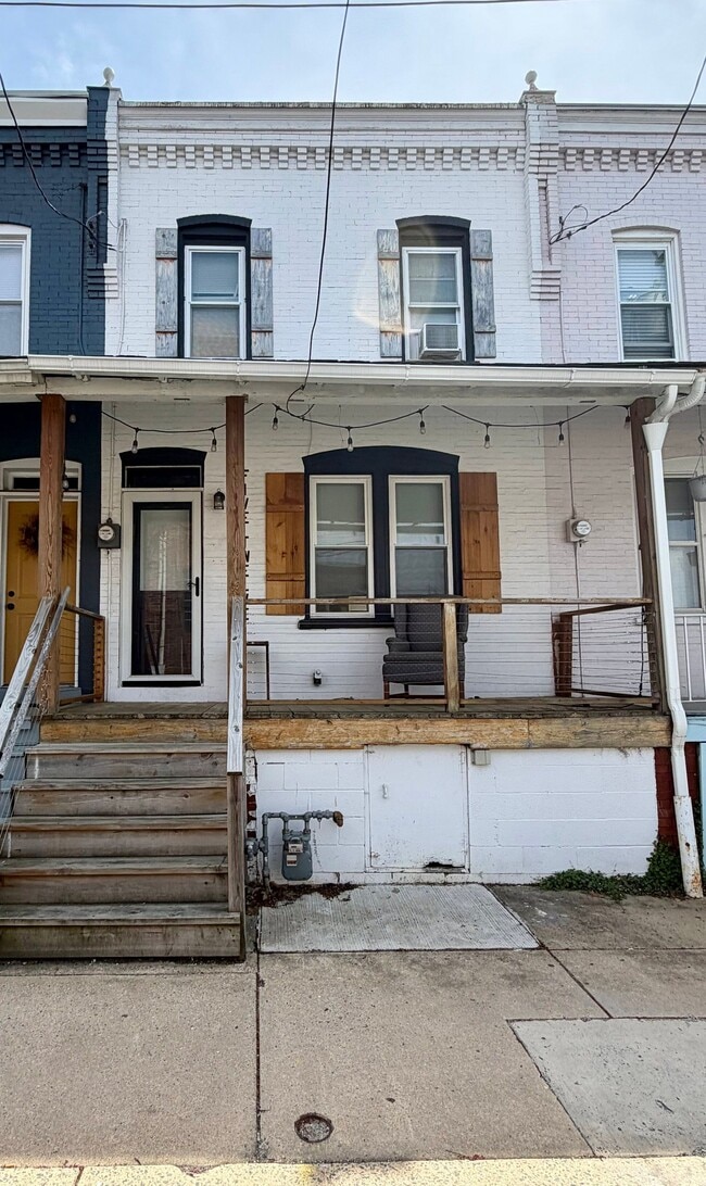 Building Photo - 512 E Fulton St