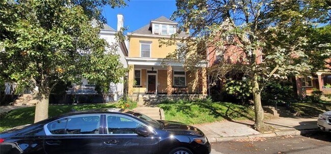 Building Photo - 5915 Alder St